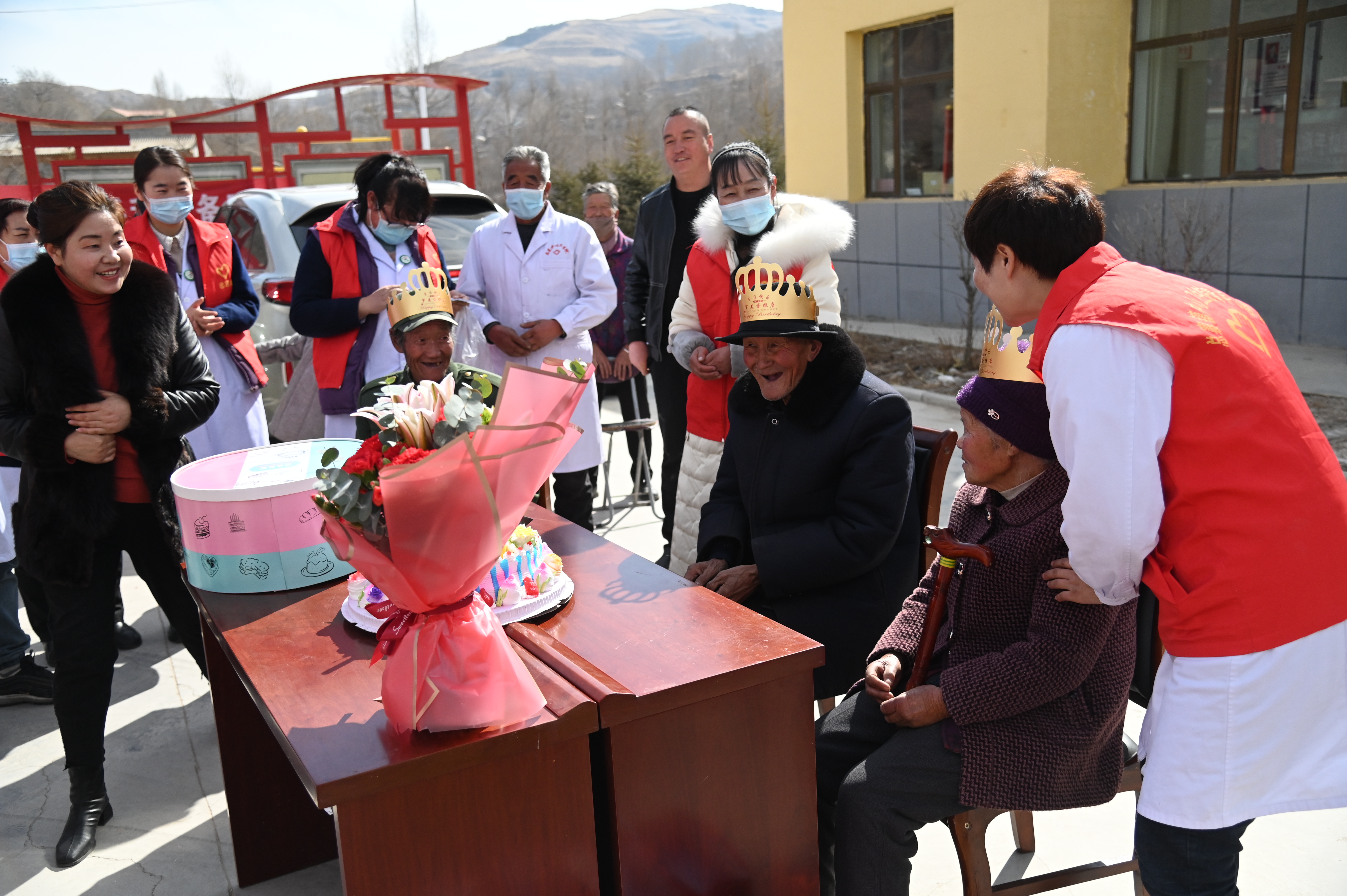 城中区弘扬传统美德、共度“第一个生日”