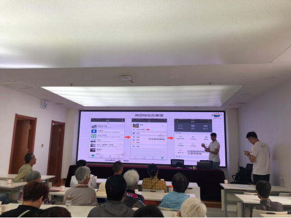 西宁城中：大学生志愿者进基层 服务居民更接地气