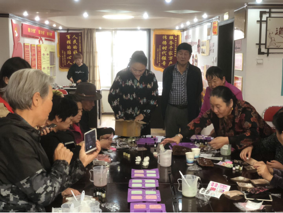 城中区南滩办事处：幸福食堂 创“皂”幸福社区