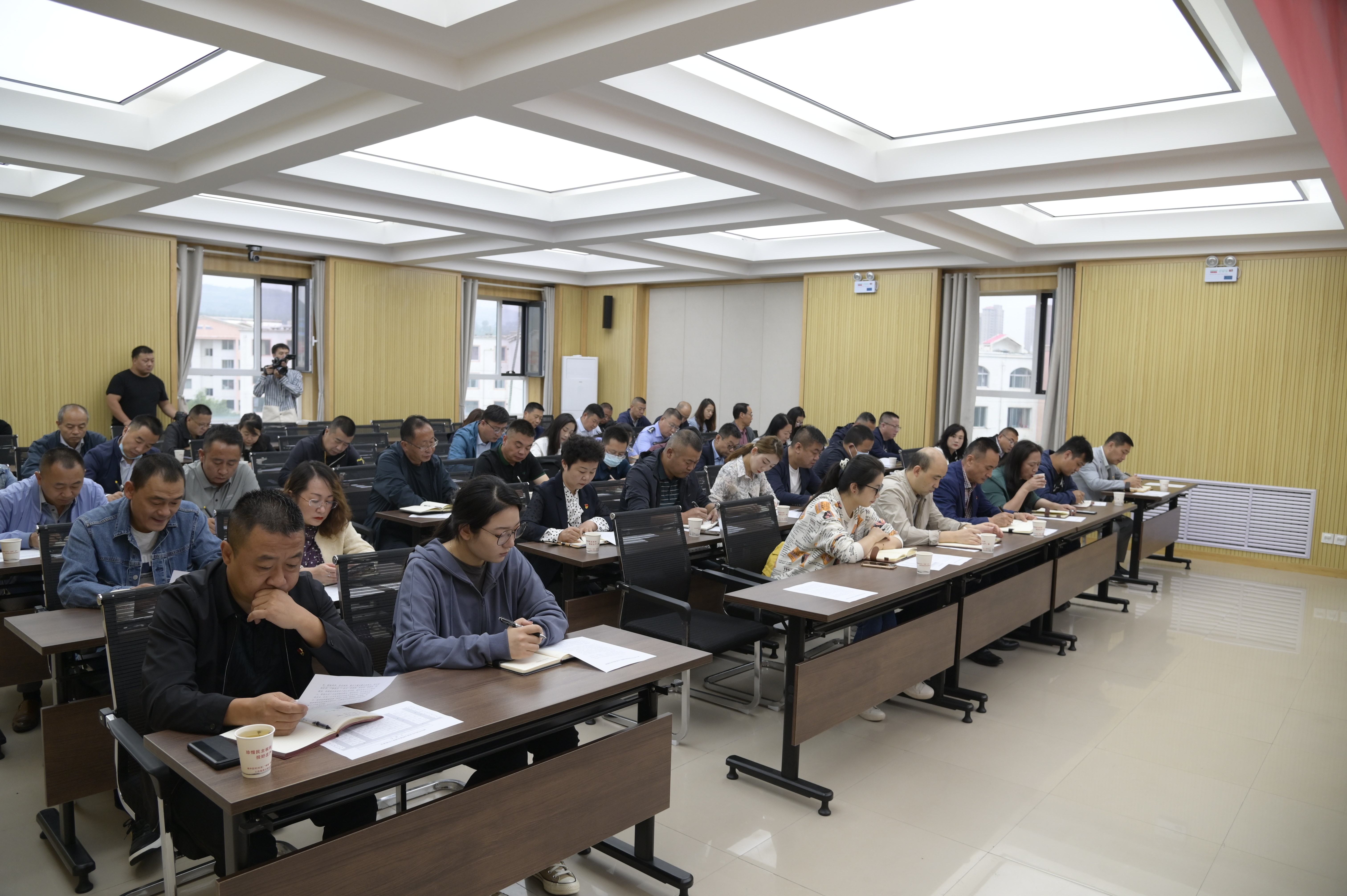 城中区召开全国文明城市创建工作推进会