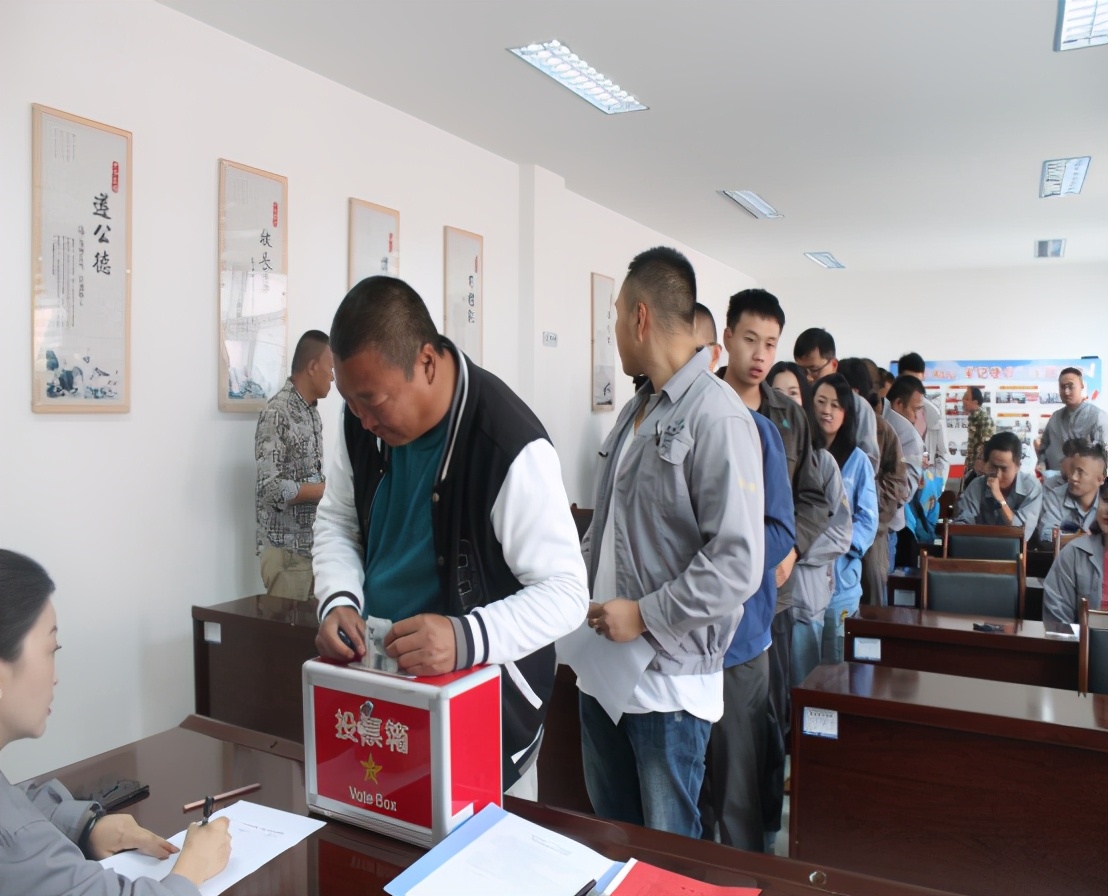 城中区南滩街道办事处：初冬暖阳，爱心如炬